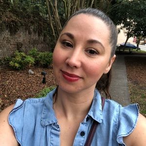 Meet your Posher, Jennifer